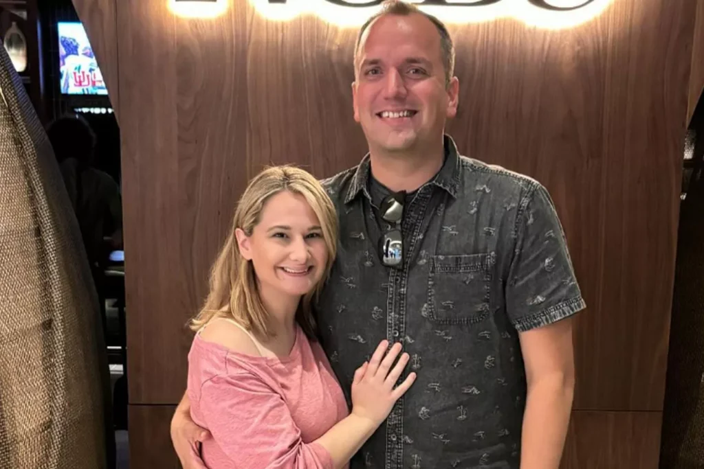 Pregnant Gypsy-Rose Blanchard Cuddles